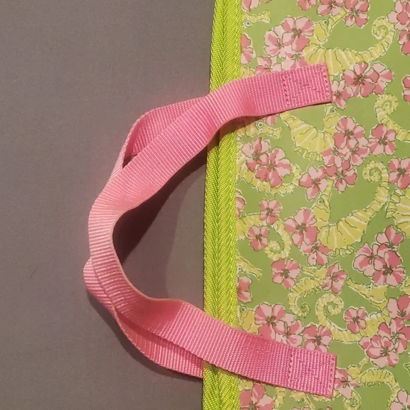 Lilly Pulitzer Petula limeade print laptop bag - Picture 4 of 5